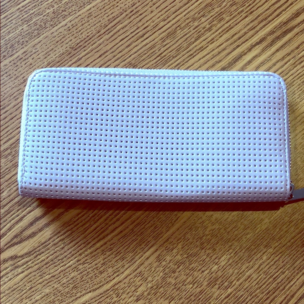 Brand new wallet - no brand name